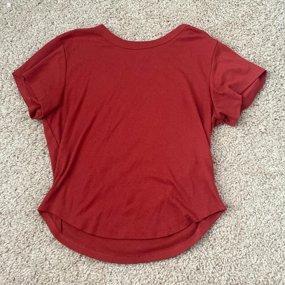 Old Navy Go-Dry cropped shirt